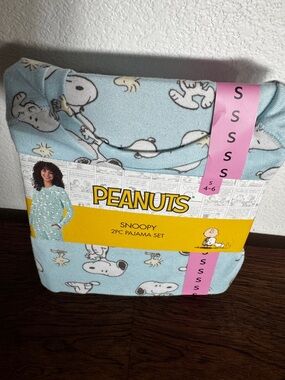 NWT Peanuts PJs for Women.  Snoopy and Woodstock in Aqua.  Small.